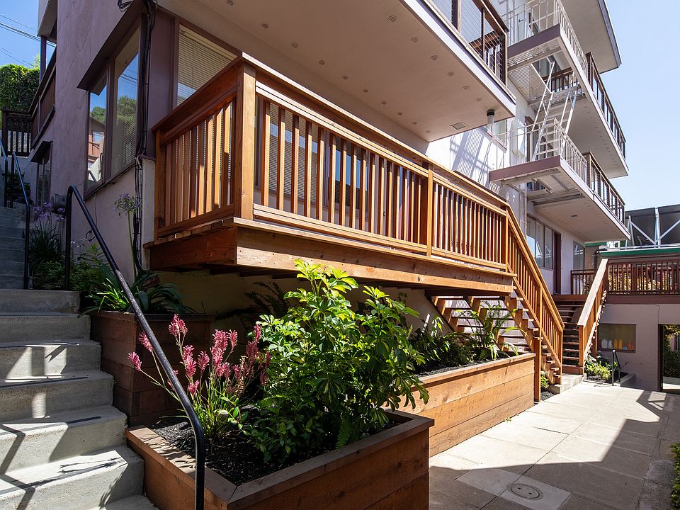 Several convenient entrances