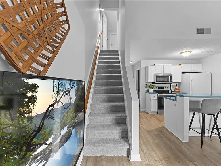 2672 Hitchcock Dr — Photo 23