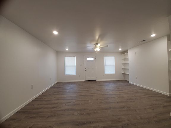 3rd image of 602 Carver St