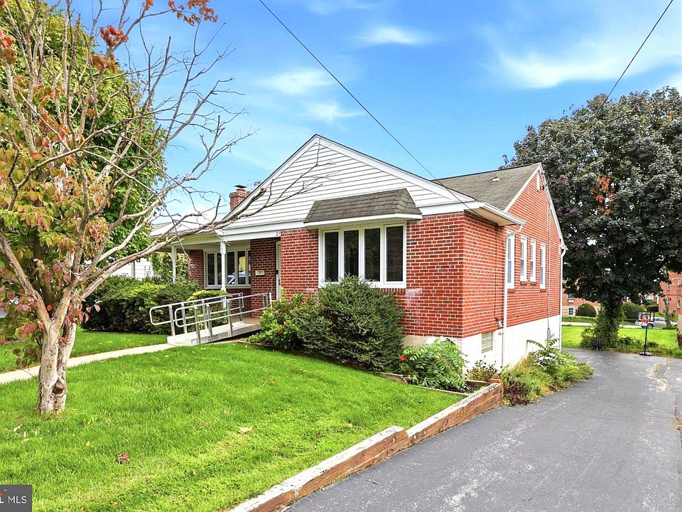 1st image of 21 Davis Ave