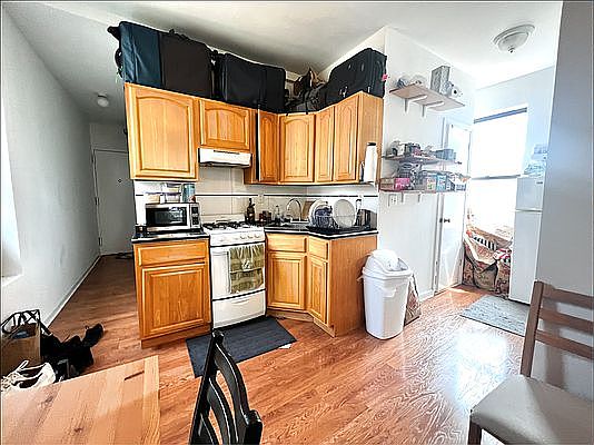 2nd image of 430 E 11th St APT 19