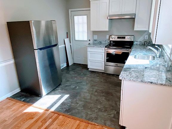 5th image of 4732 Oakdale Dr