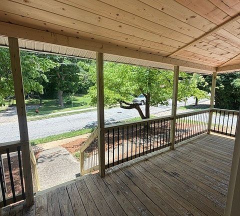 4th image of 64 Wesley St #A