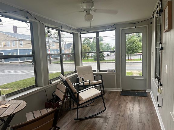 3rd image of 48 Harbor Ave #1