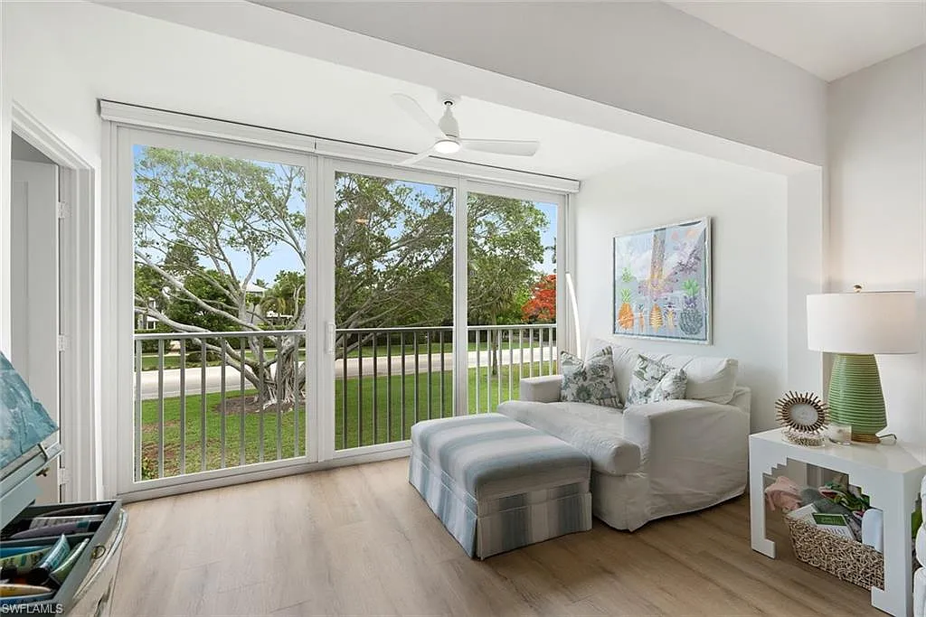 2 bed, 2.0 bath, 890 sqft, $3,950 — Photo 4