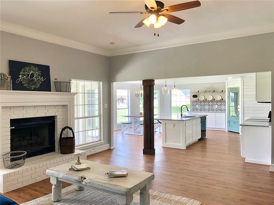 1st image of 101 Creekview Ln