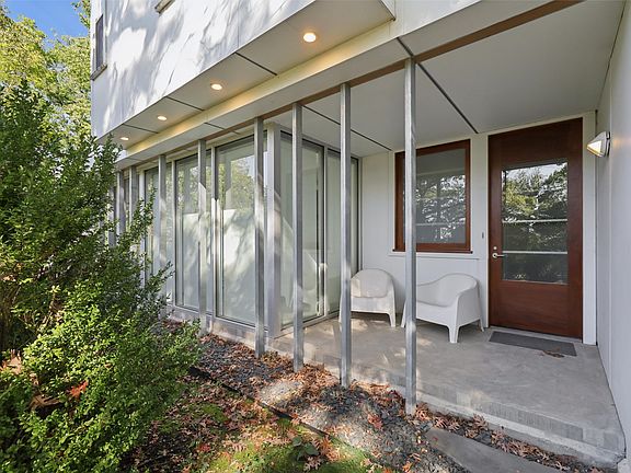 4th image of 635 Foster Dr