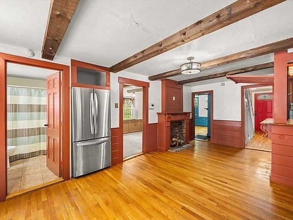 3rd image of 54 Liberty St