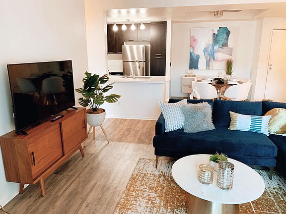 2nd image of 750 Camino De La Reina #320
