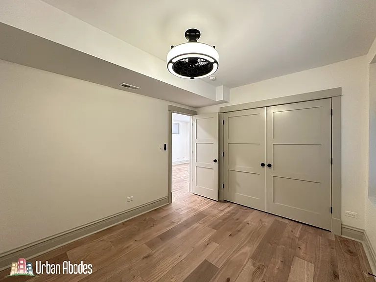 1933 N Fairfield Ave — Photo 19