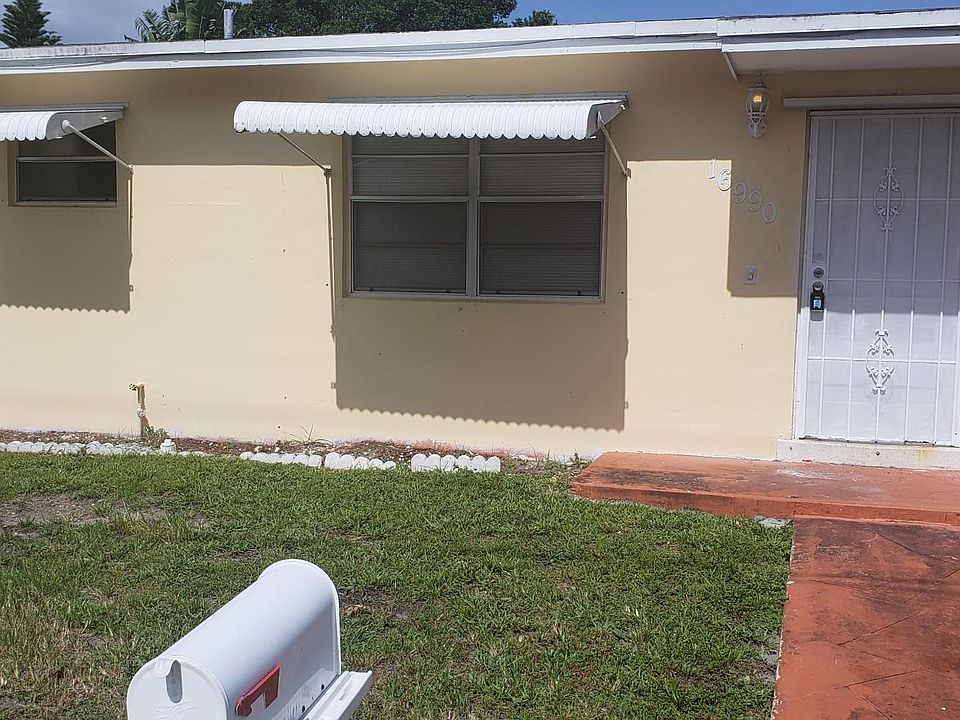 Front of the house 