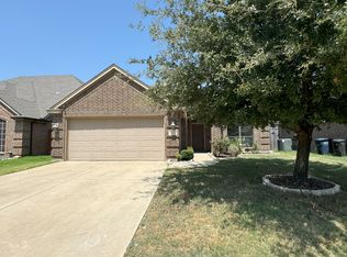 8213 Edgepoint Trl, Fort Worth, TX 76111
