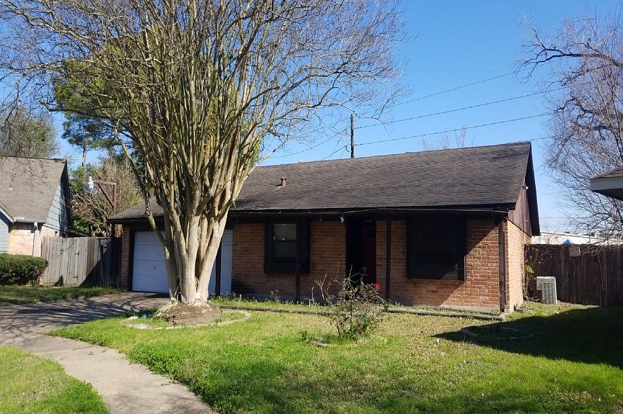 2nd image of 8606 Parkhill Forest Dr