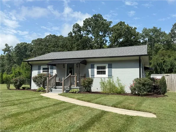 242 J A Tysinger Rd, Thomasville, NC 27360