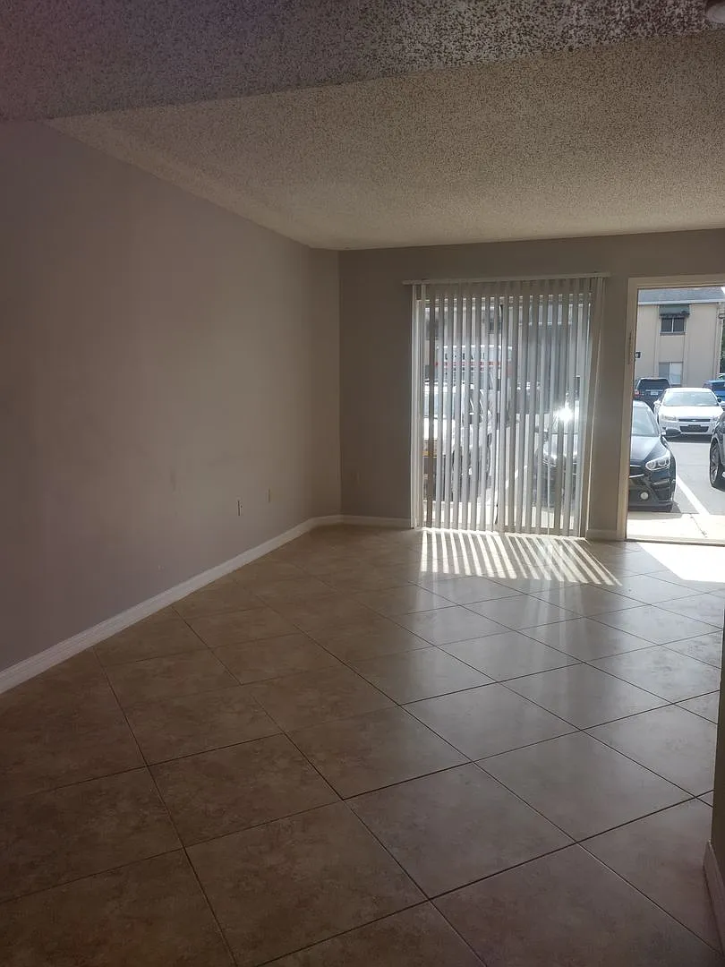 Cozy Upgraded 1bedroom Condo — Photo 4