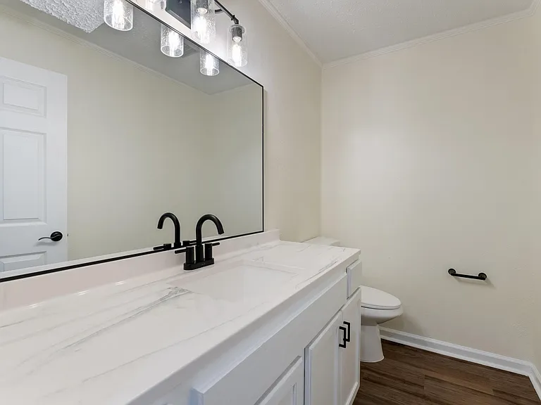 10 Woodbridge Dr — Photo 11