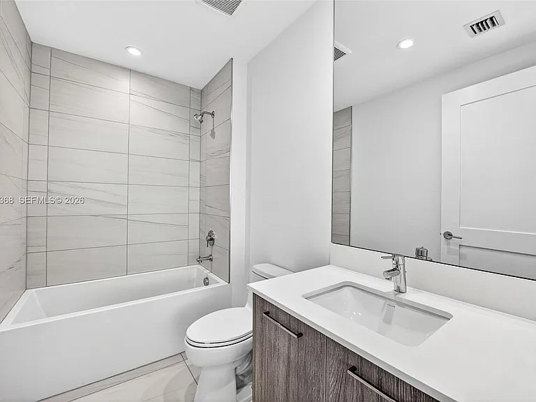 153 N Seabreeze Blvd #703 — Photo 21