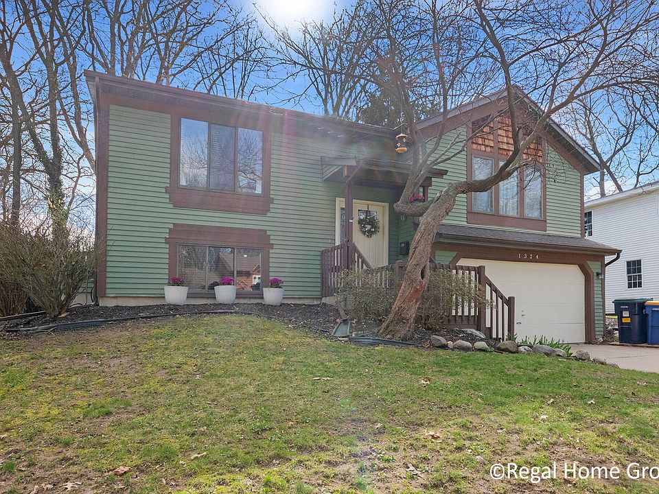 1324 Gladstone Dr SE, Grand Rapids, MI 49506 Zillow