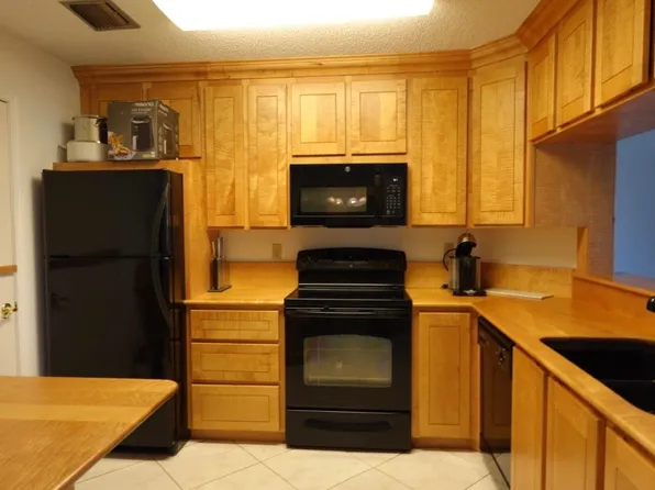 2274 Discovery Cir, Deerfield Beach, FL 33442