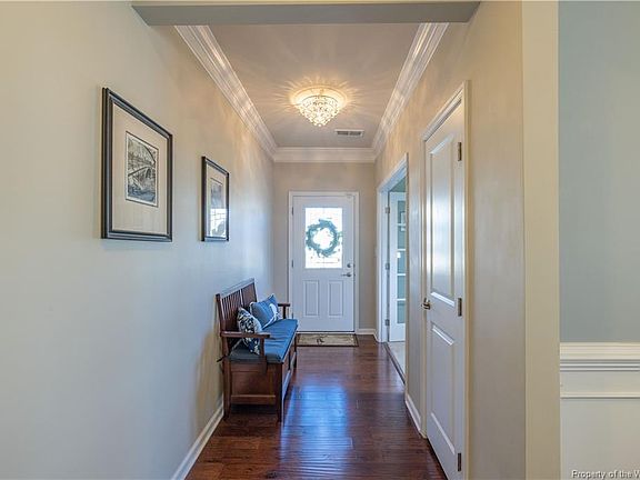 4th image of 544 Leonard Ln