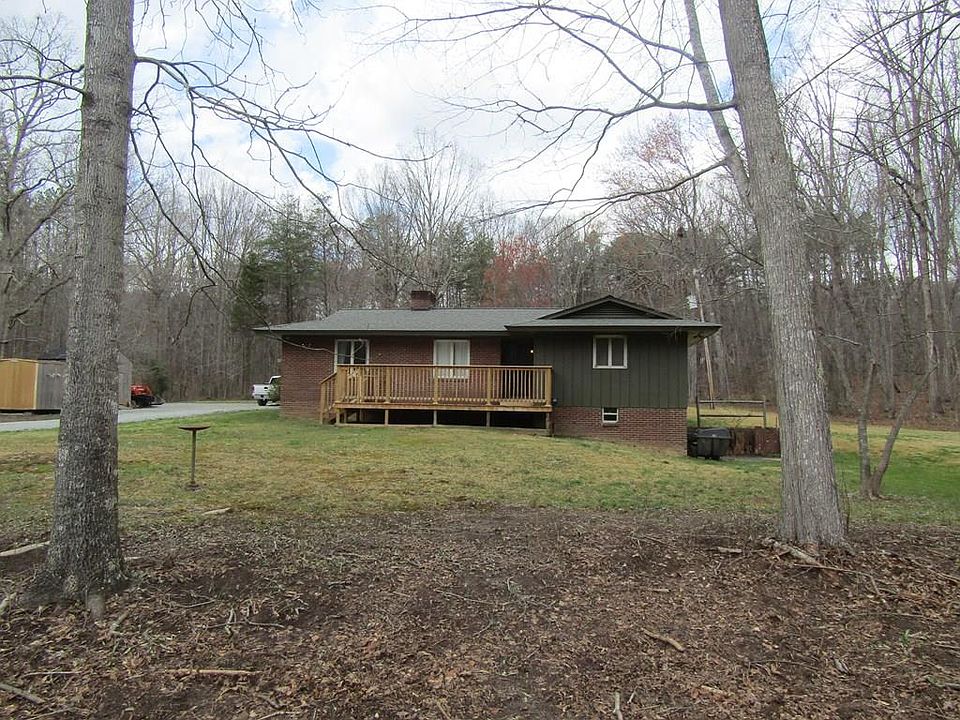 1st image of 140 Wiggins Ln