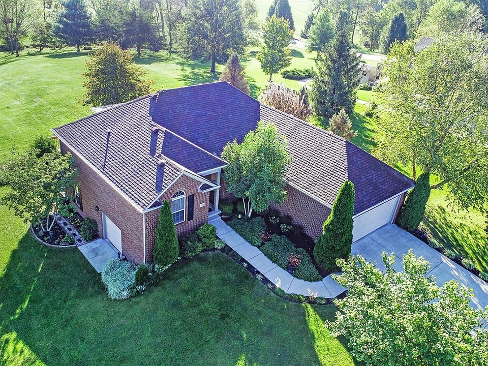 1st image of 304 Carriage Hill Ct