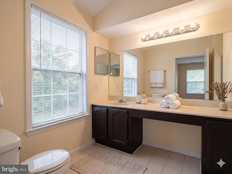 101 Claridge Ct #11 — Photo 10