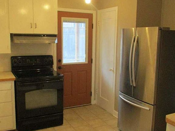 3rd image of 2721 N Tyler St