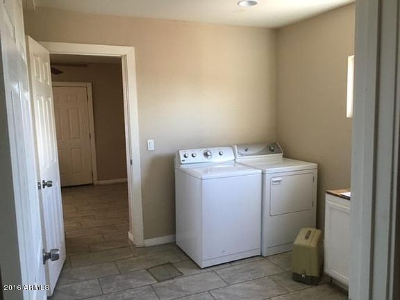 3rd image of 2553 E Wier Ave