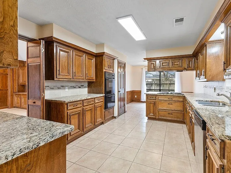 3339 Three Pines Dr — Photo 6