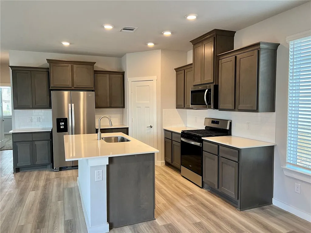 Building Photo - 1131 Amistad Loop