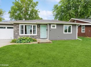 605 Elm St, Pella, IA 50219