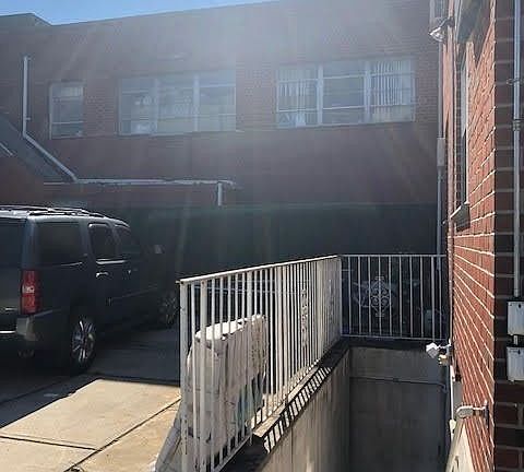 3rd image of 6127 220th St