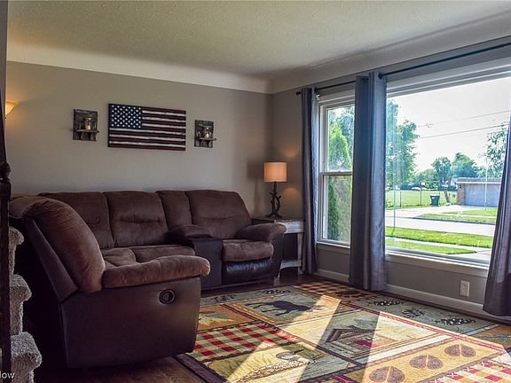 4th image of 31624 Willowick Dr