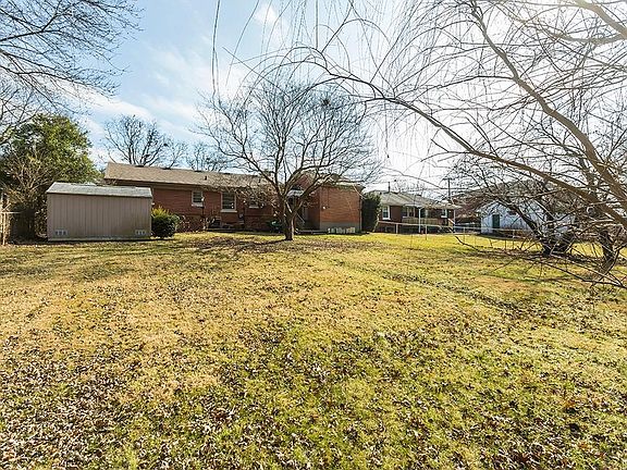 4th image of 129 Saint Margaret Dr