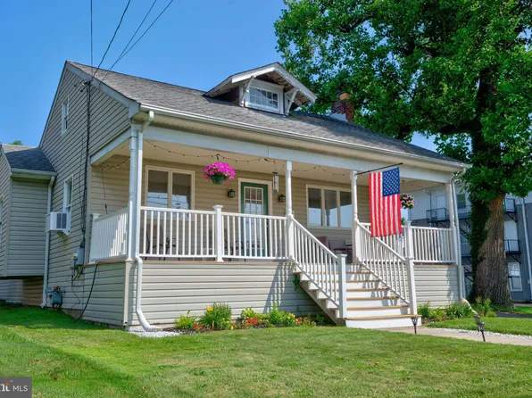 52 E Trenton Ave, Morrisville, PA 19067