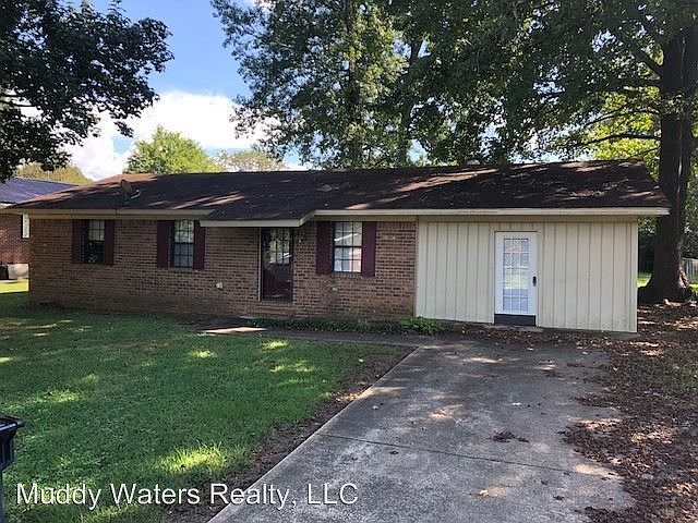 1st image of 103 Oak Dr