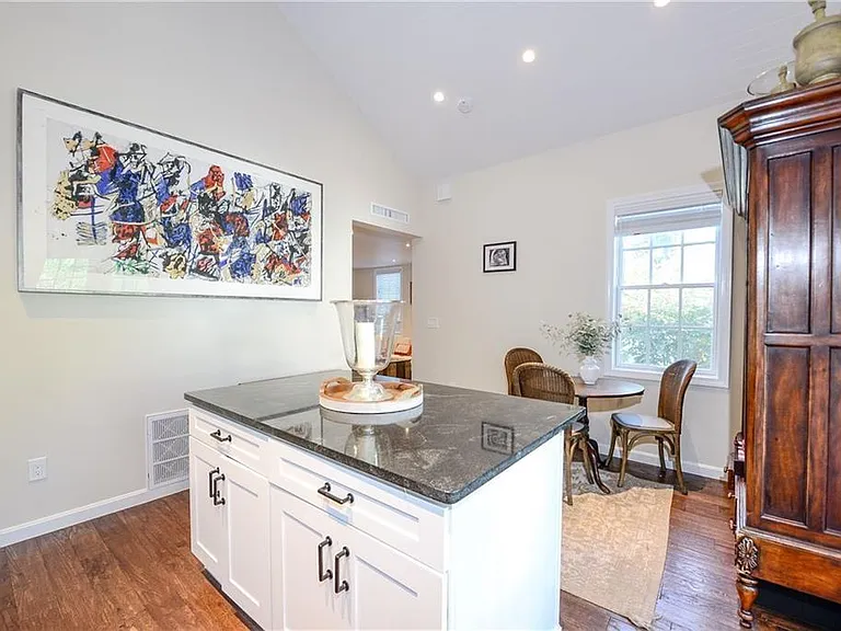 24 Anthony St — Photo 8