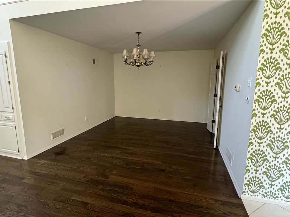 2nd image of 4302 W 111th Ter