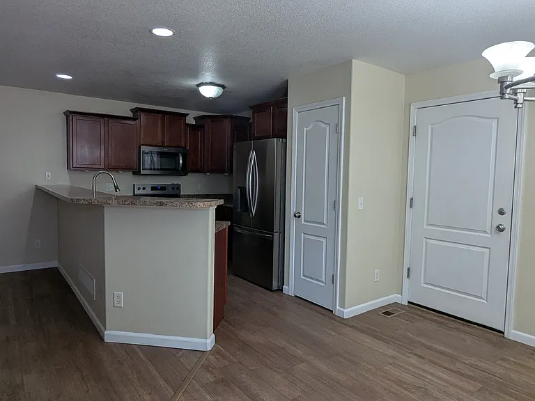 7335 Legacy Point — Photo 6