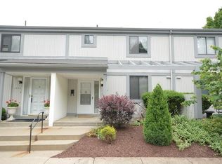1583 Pinehurst Dr, Pittsburgh, PA 15241