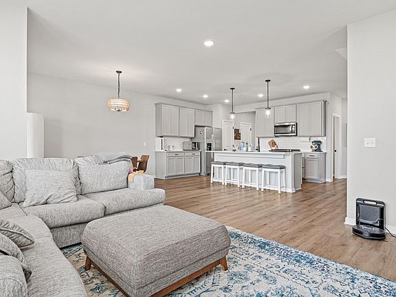 5th image of 6324 Larkspur Ln