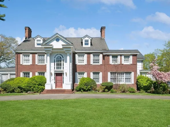 101 Cedar Avenue, Hewlett Bay Park, NY 11557