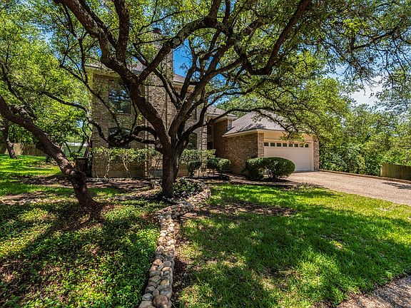 2nd image of 8301 Spicewood Springs Cv