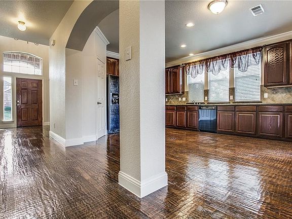4th image of 7801 Marquett Dr