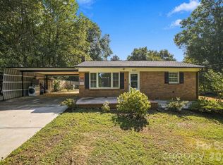 901 Furman St, Dallas, NC 28034
