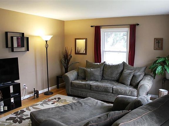 4th image of 4450 Blaine Ave SE