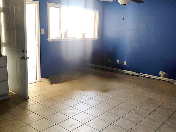 5th image of 516 Holiday Dr #47