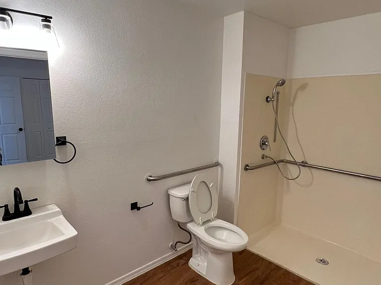 222 W Roger Rd #1 — Photo 13