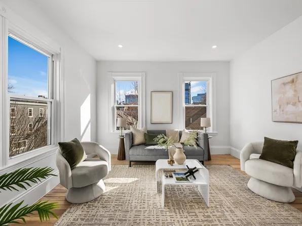 66 6th St #3, Cambridge, MA 02141